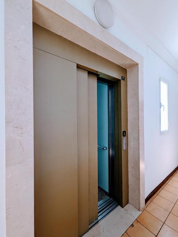 M-Odern Apartment Sevilla Bagian luar foto